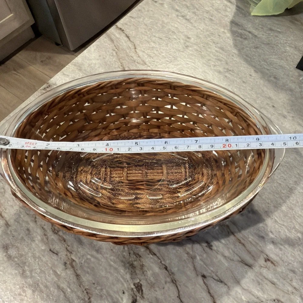 Vtg Glassbake 1 Qt Oval Casserole Dish In‎ Wicker Basket J-235 Made In USA